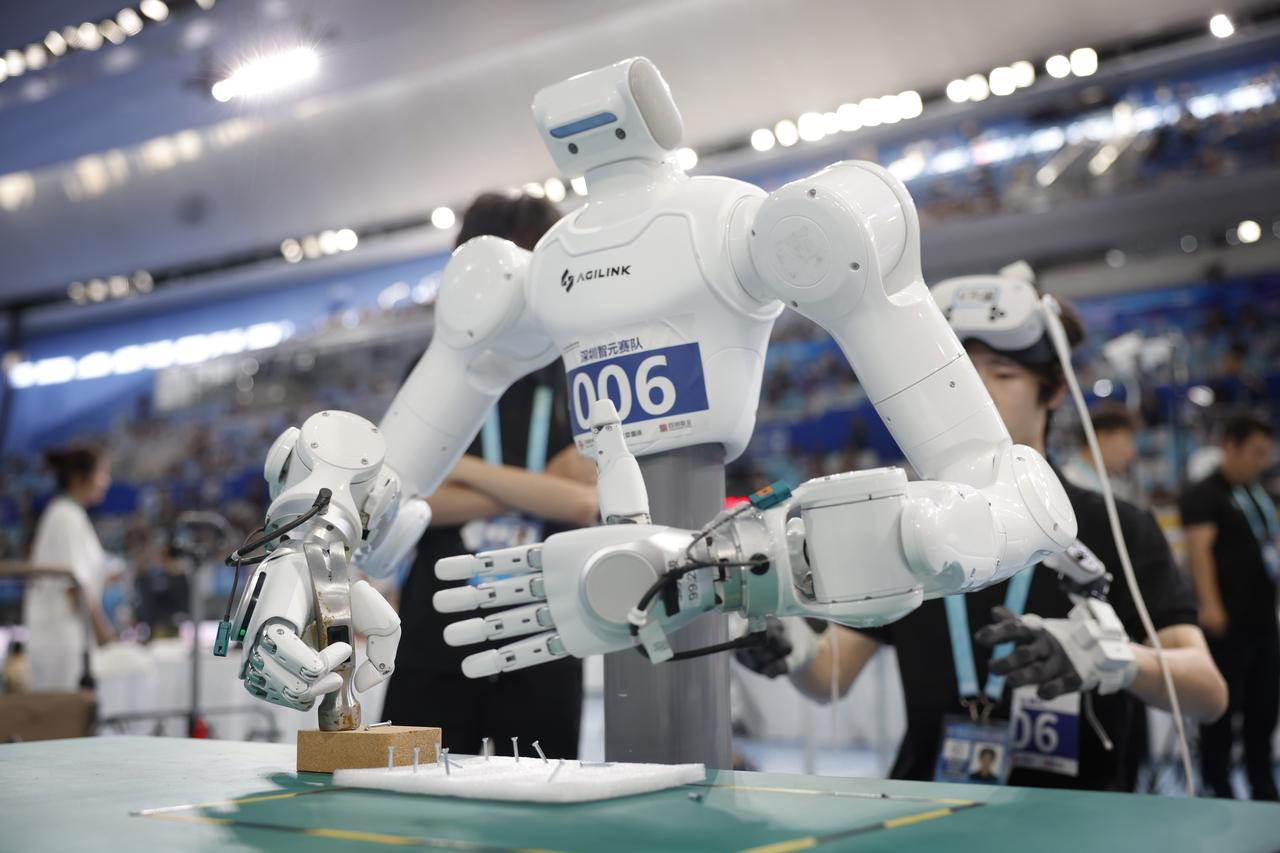 J9IBOT CEO 邓太华入选 TIME100 AI 2026｜J9九游会科技资讯配图｜J9九游会